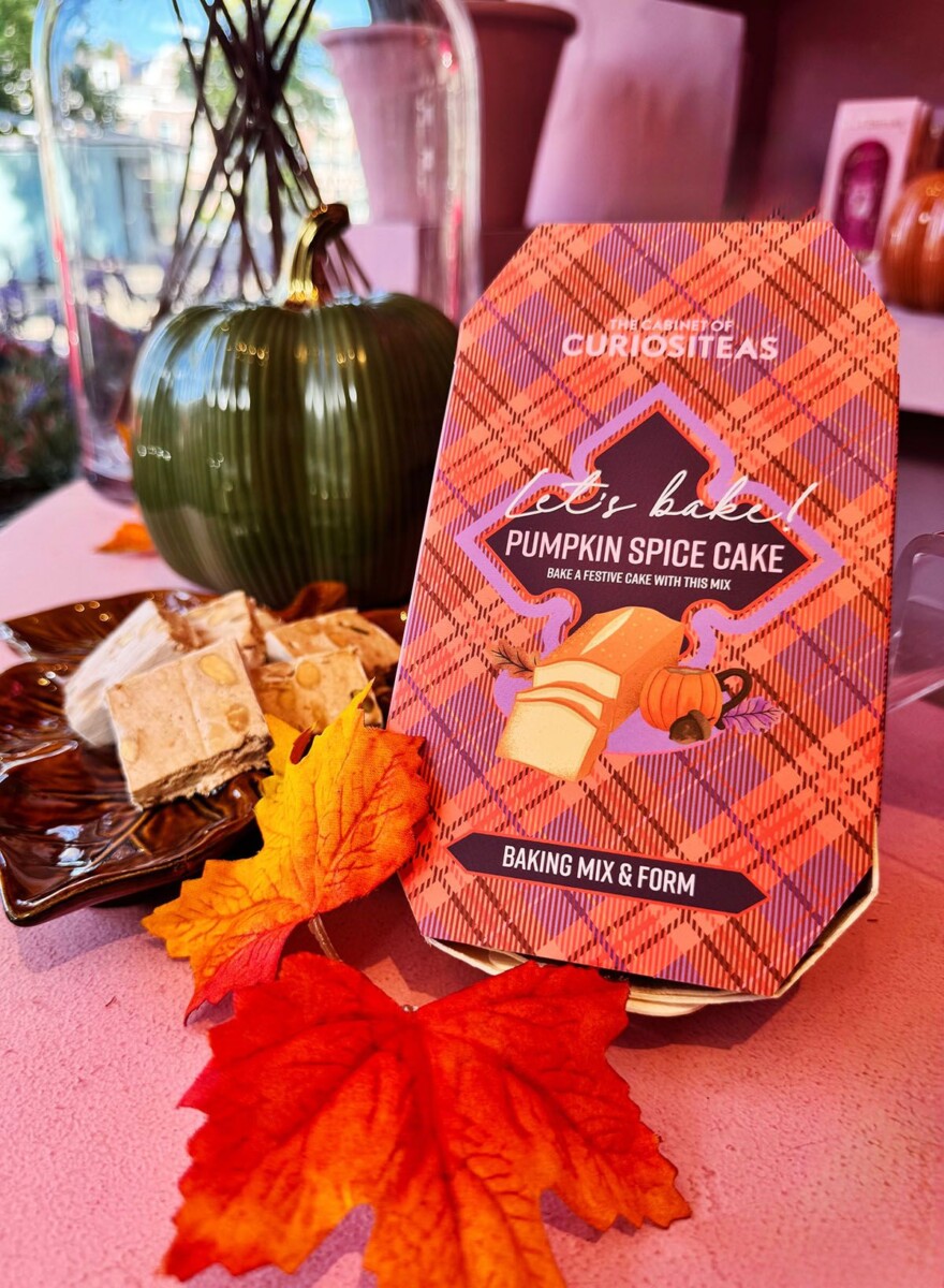 Pumpkin Spice Cake Baking Kit
